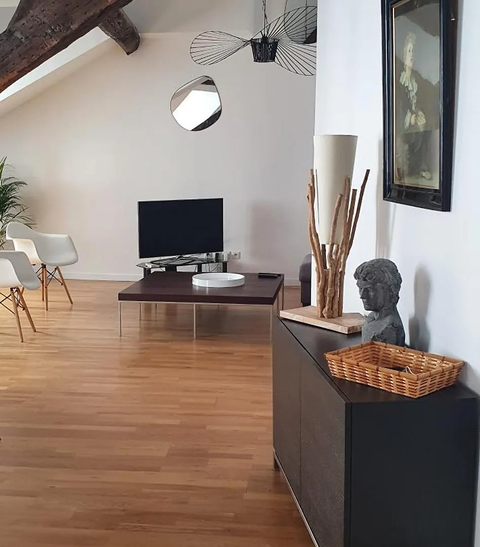 Climatise Pour 6 Personnes Secteur Opera Garnier, Galeries Lafayette Apartment Paris