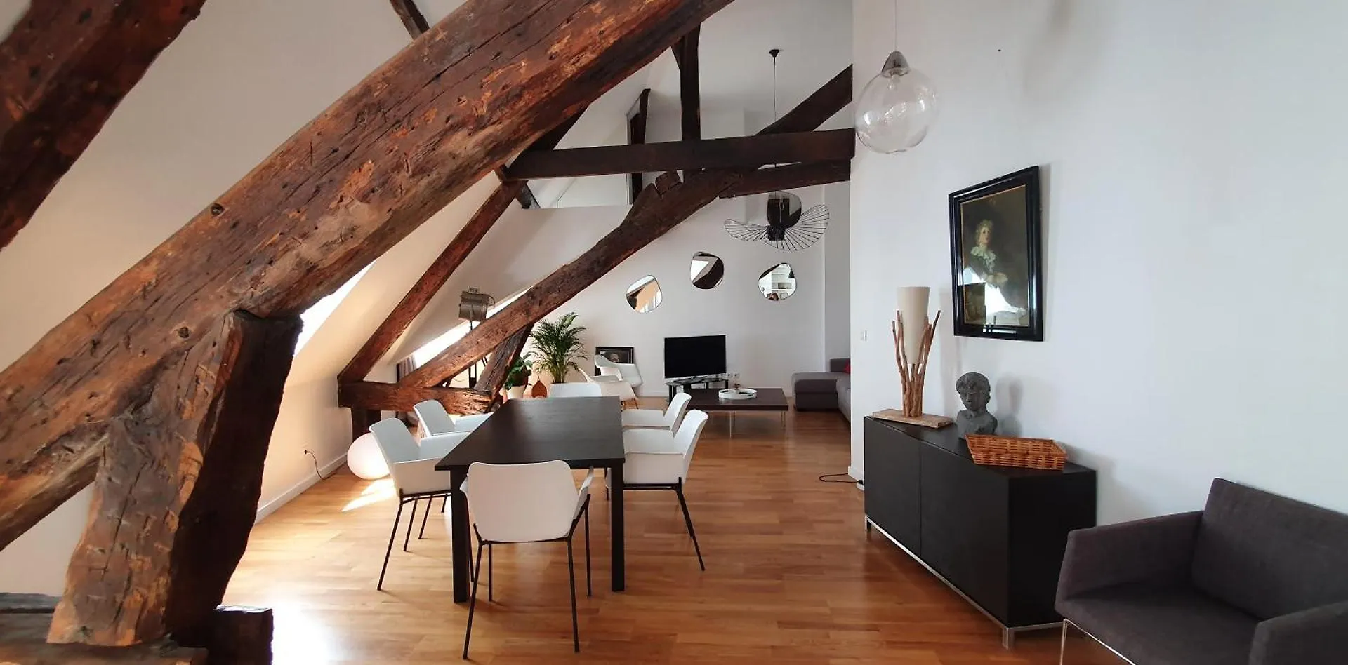 Apartment Climatise Pour 6 Personnes Secteur Opera Garnier, Galeries Lafayette