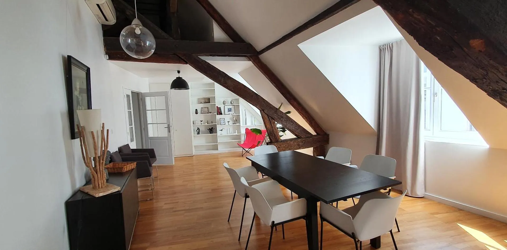 Climatise Pour 6 Personnes Secteur Opera Garnier, Galeries Lafayette Apartment